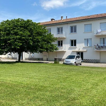 Fabuleux T3 De 85 M2, Situe Au Calme Avec Grand Parking Gratuit Prive ,Fibre Wifi Apartment แซ็ง-โกแด็งส์ ภายนอก รูปภาพ